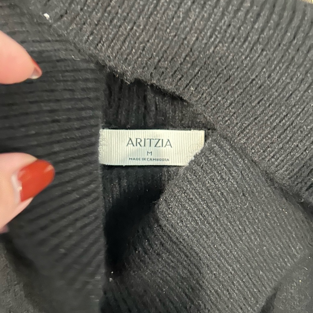 Aritzia Cashmere Relaxed Turtleneck Sweater in Black - Picture 4 of 5
